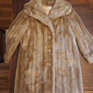Stunning Hollywood Glamour Tissavel of France Vintage Faux Fur Coat. Sz M